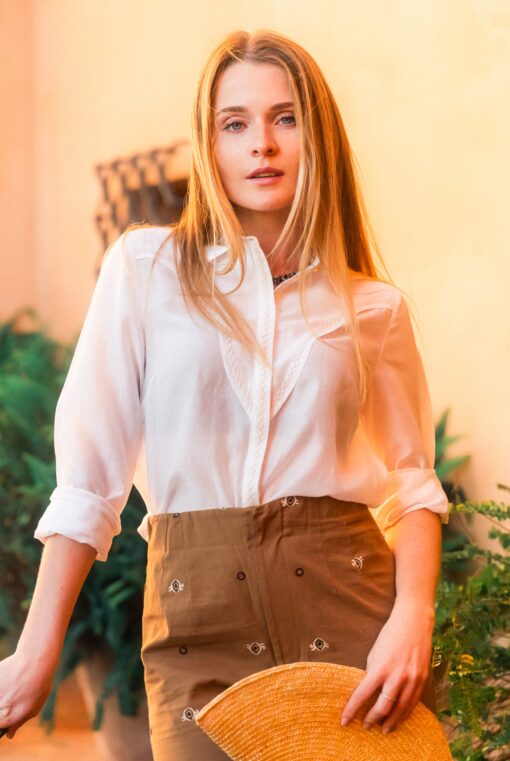 RAQUEL | Camisa Básica Bordada