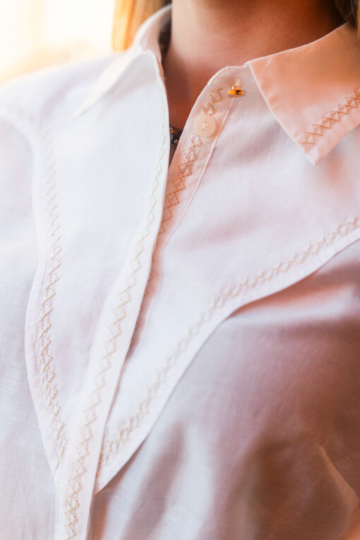 RAQUEL | Camisa Básica Bordada - Imagen 2