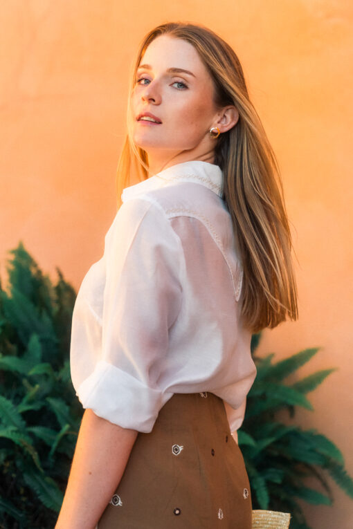 RAQUEL | Camisa Básica Bordada - Imagen 3