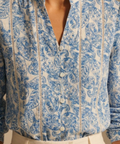 BEA | Blusa manga larga cuello pico estampado propio con entredos